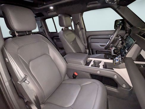 New 2026 Land Rover Defender 110 X-Dynamic SE AWD/4WD image 30
