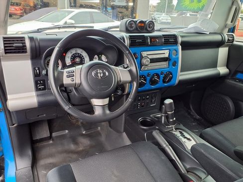 Used 2007 Toyota FJ Cruiser 4WD image 11