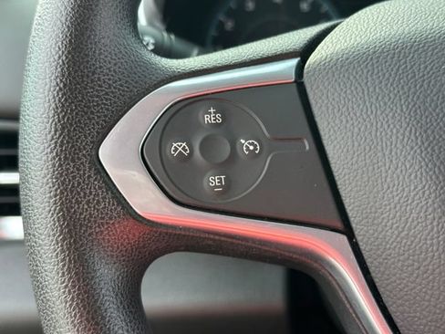 Used 2021 Chevrolet Traverse LS FWD image 34