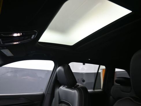 New 2025 Jeep Grand Cherokee Laredo image 10