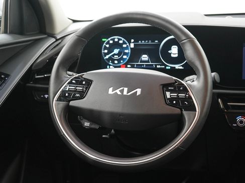 Used 2024 Kia Niro Wind w/ Wind Preserve Package FWD image 17