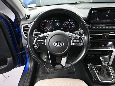 Used 2021 Kia Seltos SX w/ SX Sunroof Package AWD/4WD image 29