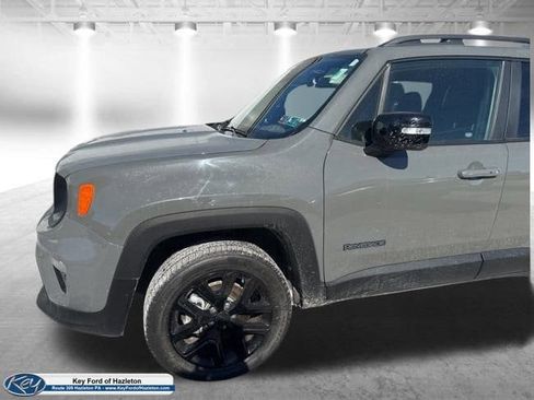 Used 2022 Jeep Renegade Altitude image 4