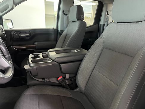 Used 2019 Chevrolet Silverado 1500 LT w/ Convenience Package AWD/4WD image 11