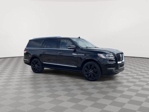 Used 2024 Lincoln Navigator L Reserve image 2