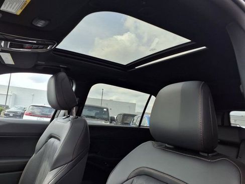 New 2026 Jeep Cherokee Overland w/ Trailer Tow Group AWD/4WD image 17