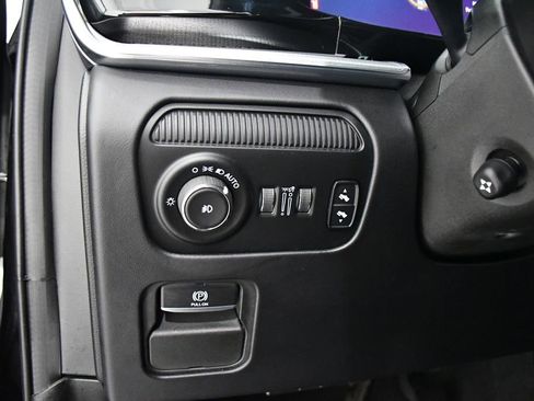 Used 2022 Jeep Grand Wagoneer Series III w/ Rear Seat Video Group 1 image 11