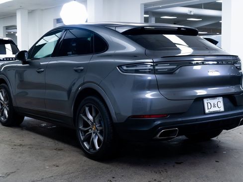 Used 2022 Porsche Cayenne Coupe image 4