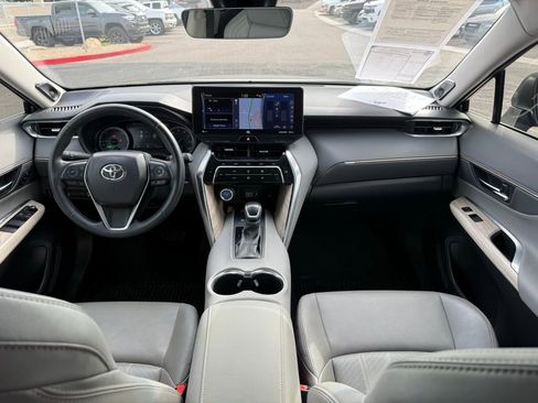 Used 2021 Toyota Venza XLE w/ Softex Package image 17