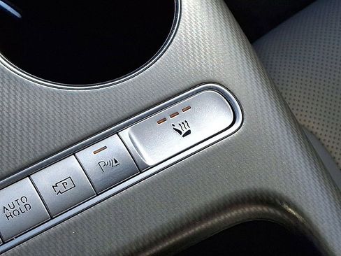 Used 2025 Genesis GV60 RWD image 19