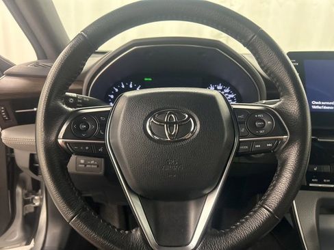 Used 2021 Toyota Avalon XLE image 11
