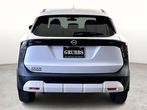 Certified 2025 Nissan Kicks SV image 6