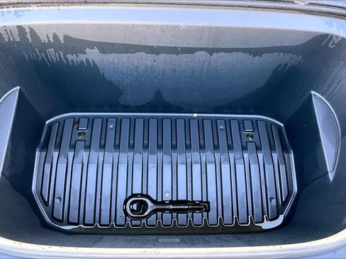 Used 2021 Tesla Model Y Performance image 33