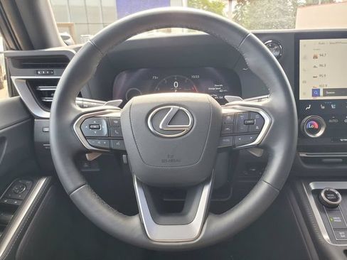 Used 2025 Lexus GX 550 w/ Cold Area Package AWD/4WD image 28