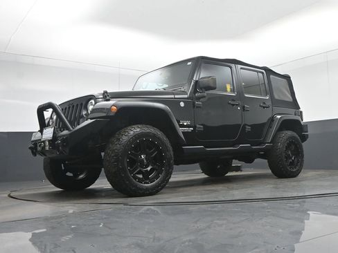 Used 2017 Jeep Wrangler Unlimited Sahara w/ Max Tow Package image 46