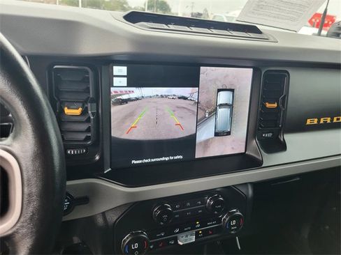 Used 2023 Ford Bronco Badlands image 5