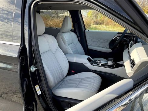 Used 2025 Mitsubishi Outlander SEL image 7