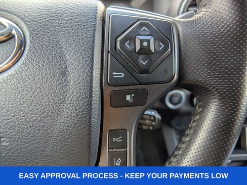 Used 2019 Toyota Tacoma TRD Off-Road AWD/4WD image 31