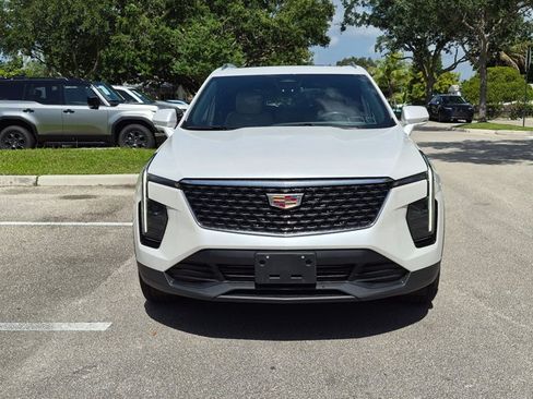 Used 2024 Cadillac XT4 Luxury w/ Cold Weather Package AWD/4WD image 2