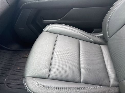 Used 2023 GMC Yukon Denali w/ Denali Reserve Package AWD/4WD image 11