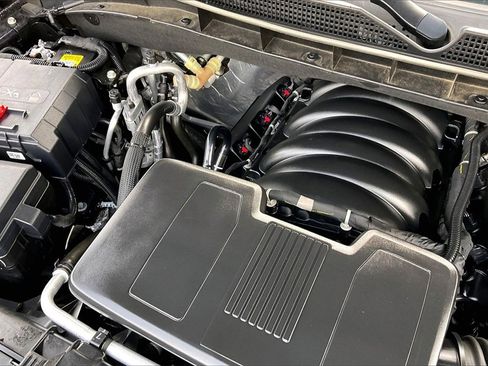 Used 2025 GMC Yukon XL Denali w/ Denali Reserve Package image 32