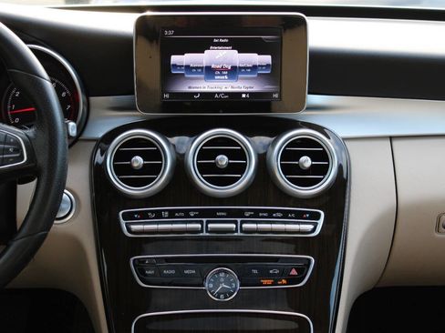 Used 2018 Mercedes-Benz C 300 4MATIC Sedan image 35