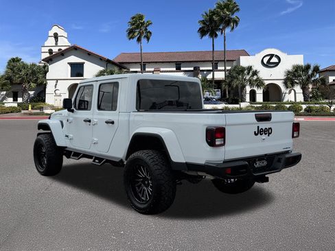 Used 2025 Jeep Gladiator Sport AWD/4WD image 4