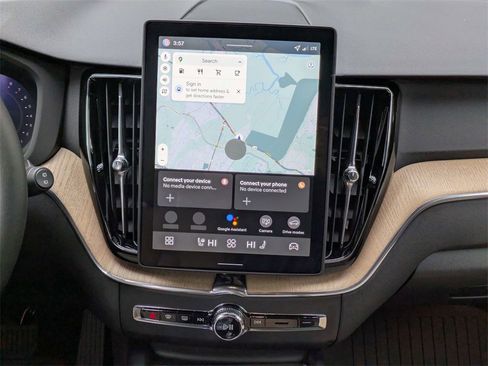 New 2026 Volvo XC60 B5 Plus w/ Protection Package Premier image 19