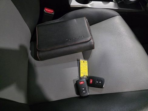 Used 2020 Toyota 4Runner SR5 Premium image 9