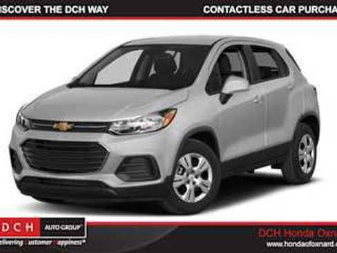 Used 2018 Chevrolet Trax LS FWD image 1