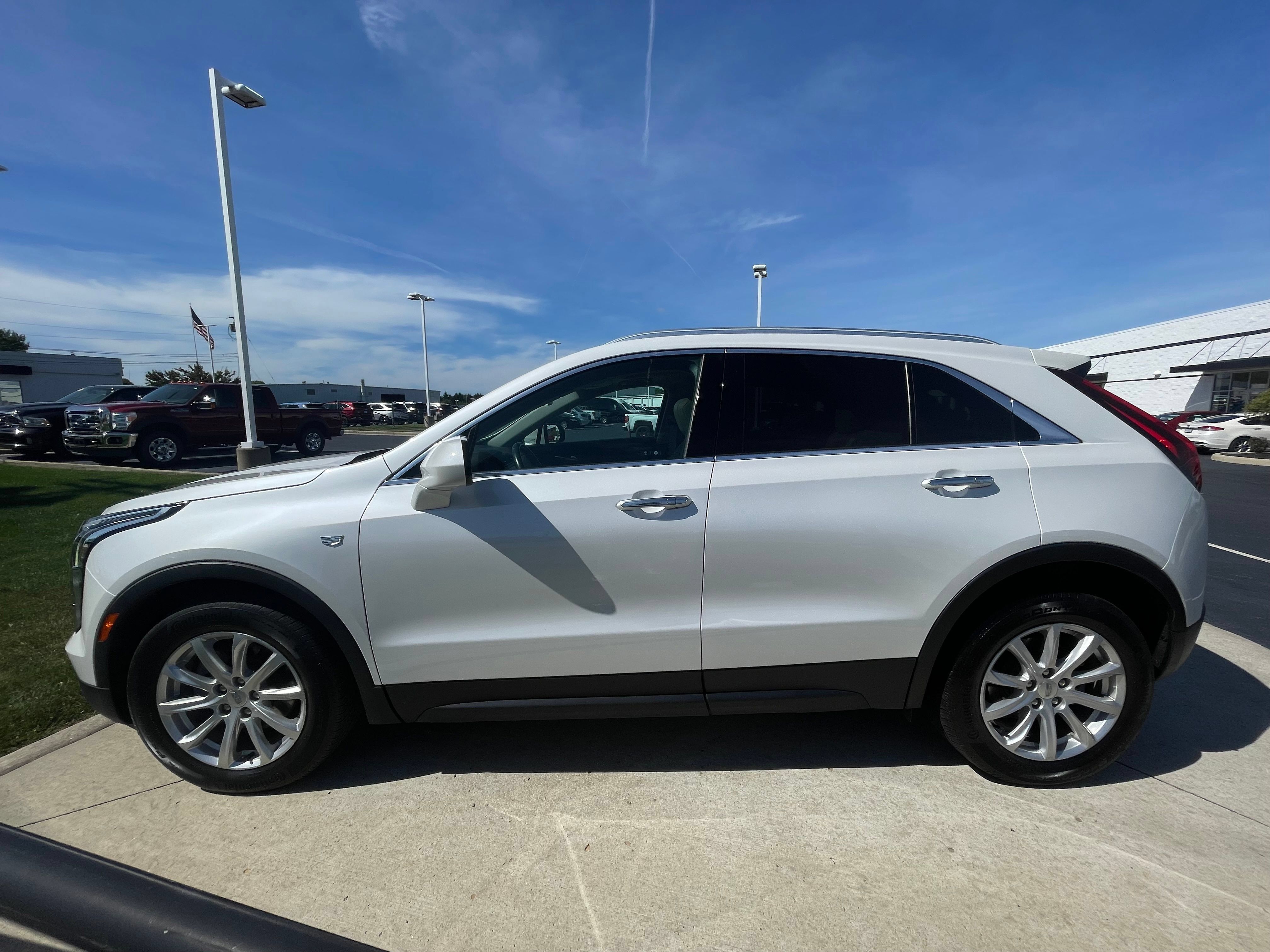 Used 2023 Cadillac XT4 Luxury w/ Cold Weather Package AWD/4WD image 4