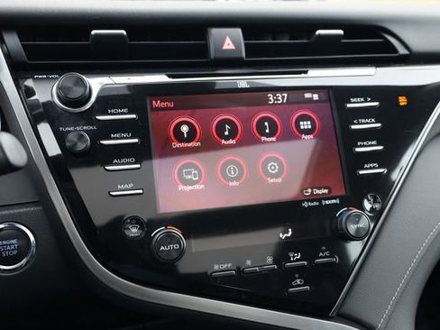 Used 2020 Toyota Camry XSE image 19