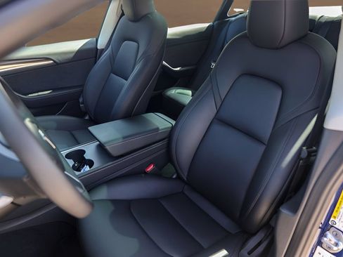 Used 2023 Tesla Model 3 Standard Range RWD image 7