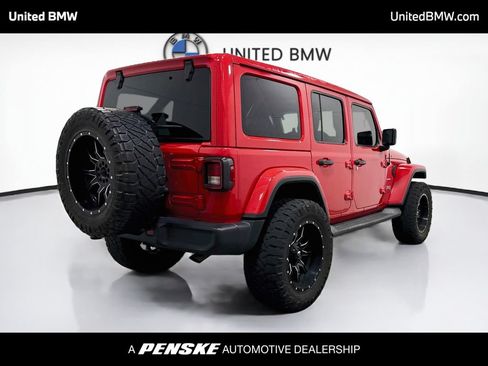 Used 2019 Jeep Wrangler Unlimited Sahara AWD/4WD image 5