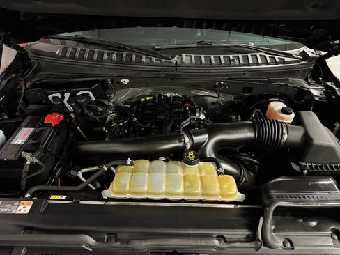 Used 2021 Ford Expedition Limited image 6