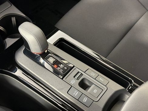 Used 2026 Toyota Prius Plug-In Hybrid image 20