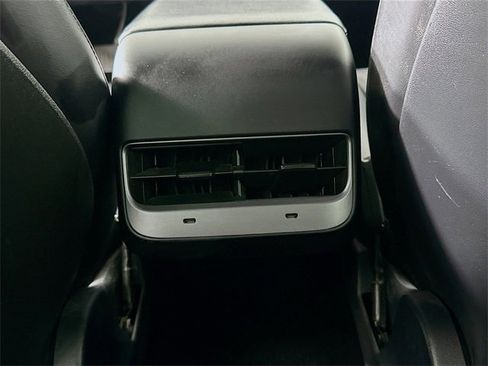 Used 2022 Tesla Model 3 image 25