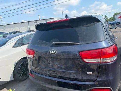 Used 2018 Kia Sorento FWD image 5