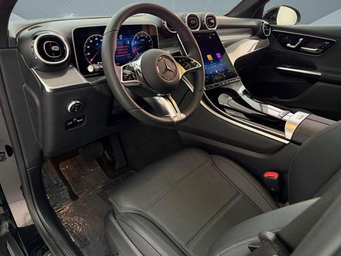 Used 2026 Mercedes-Benz GLC 300 image 4