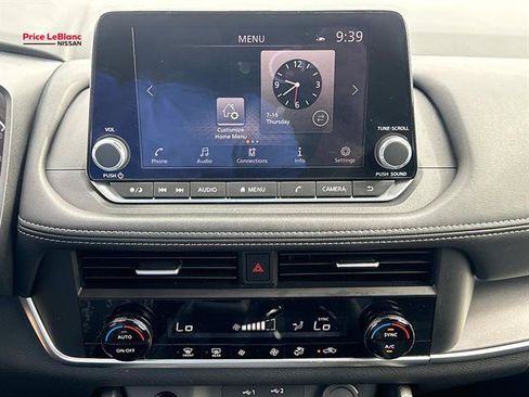 Used 2026 Nissan Rogue SV AWD/4WD image 24