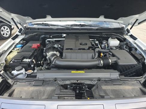 Used 2025 Nissan Frontier SV w/ Tow Package image 10