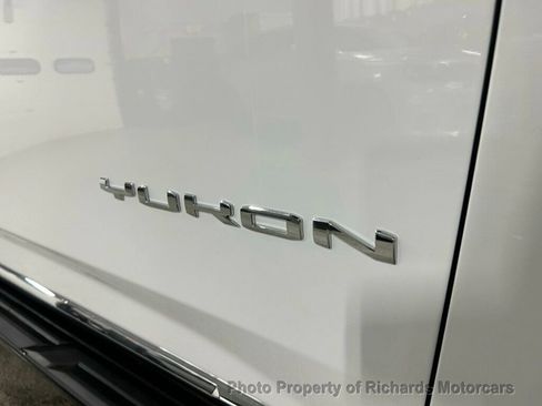 Used 2025 GMC Yukon XL Elevation image 11