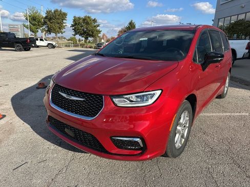 New 2026 Chrysler Pacifica Select image 12