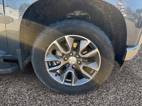 Used 2021 Chevrolet Silverado 1500 LT w/ Z71 Off-Road Package image 14