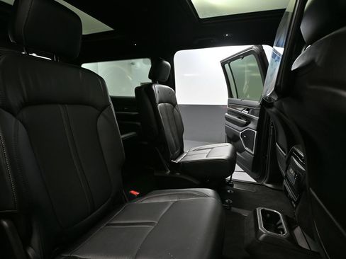 Used 2022 Jeep Wagoneer Series III w/ Premium Group I AWD/4WD image 56