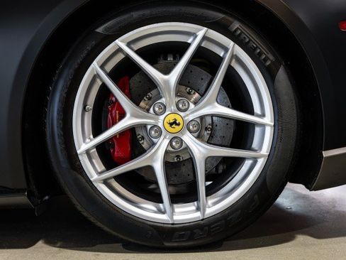 Used 2014 Ferrari F12 Berlinetta RWD image 29