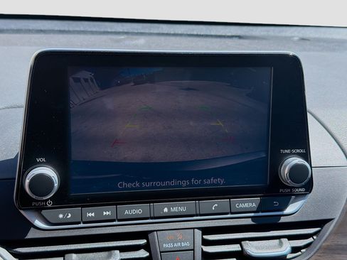 Used 2023 Nissan Altima 2.5 SV FWD image 11
