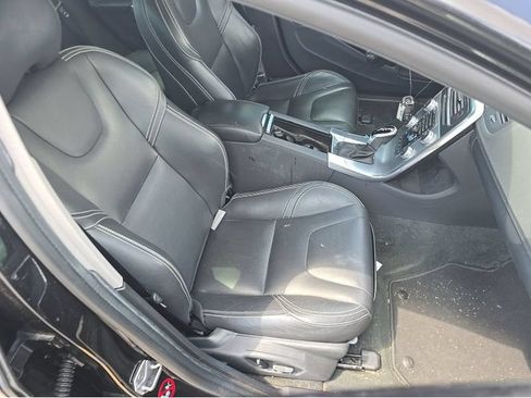Used 2018 Volvo S60 T5 Dynamic w/ Vision Package AWD/4WD image 16