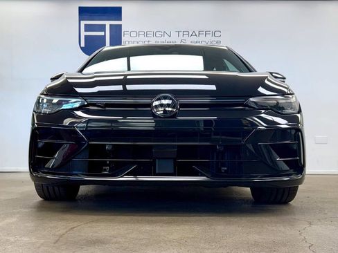 Used 2025 Volkswagen Golf R Black Edition image 21