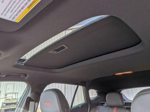 New 2026 Chevrolet Trax RS w/ Sunroof Package FWD image 17